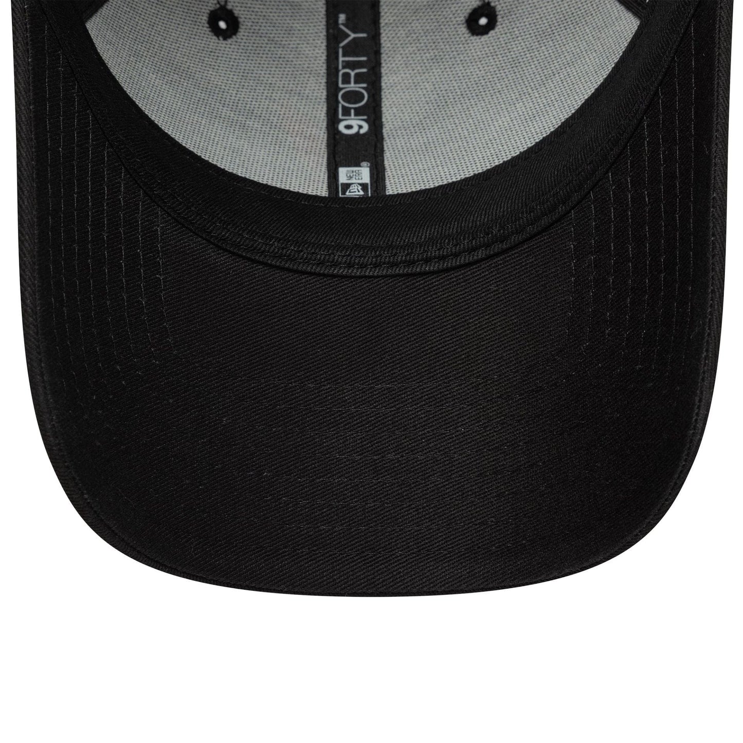Pictured is this Core Liverpool FC 9FORTY cap in black. 5