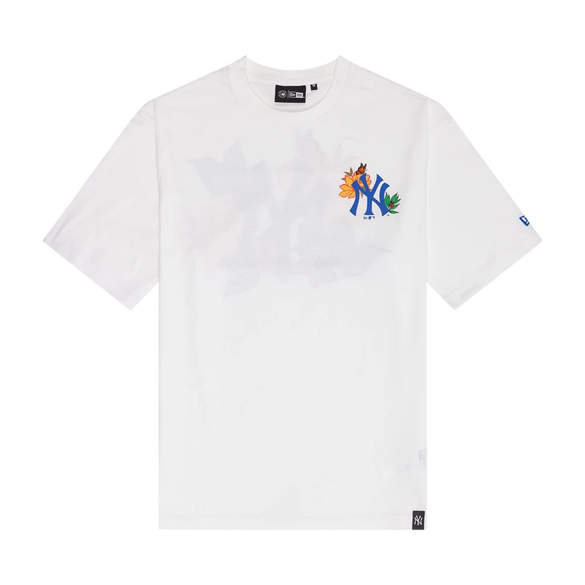 The Male model is wearing New York Yankees MLB Floral Graphic White Oversized T-Shirt 1