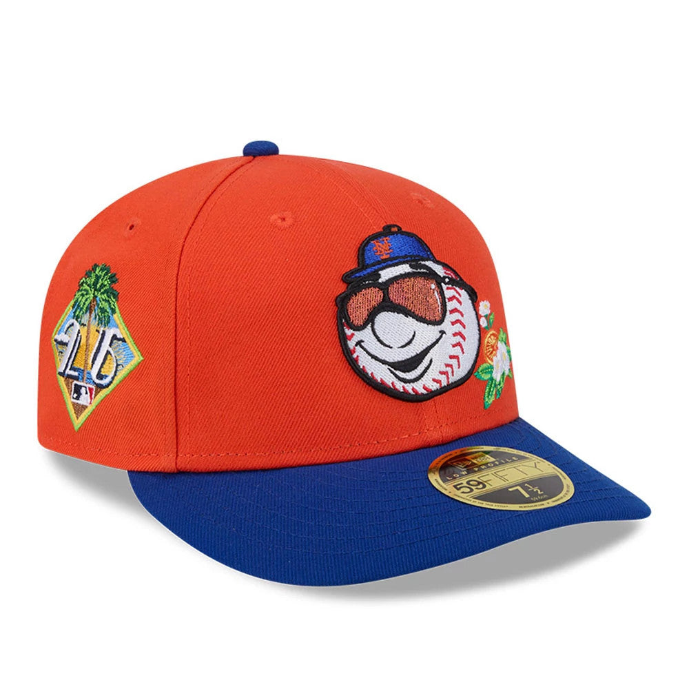 New York Mets MLB Spring Training 2026 Red Low Profile New Era 59FIFTY Fitted Cap, three-quarter view with raised Mr. Met embroidery on the front panel, a blue visor, gold 59FIFTY size sticker, and palm tree patch on the right side.