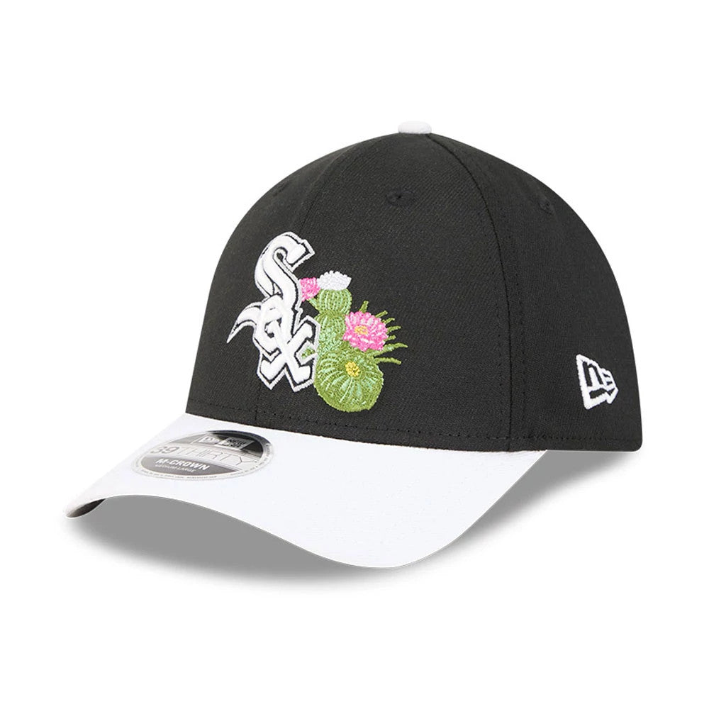 White Sox MLB Spring Training 2026 Black New Era 39THIRTY M-Crown Stretch Fit Cap, three-quarter view showing the white raised embroidered team logo and green cactus design on the front panel, with a contrasting white curved visor and size sticker.