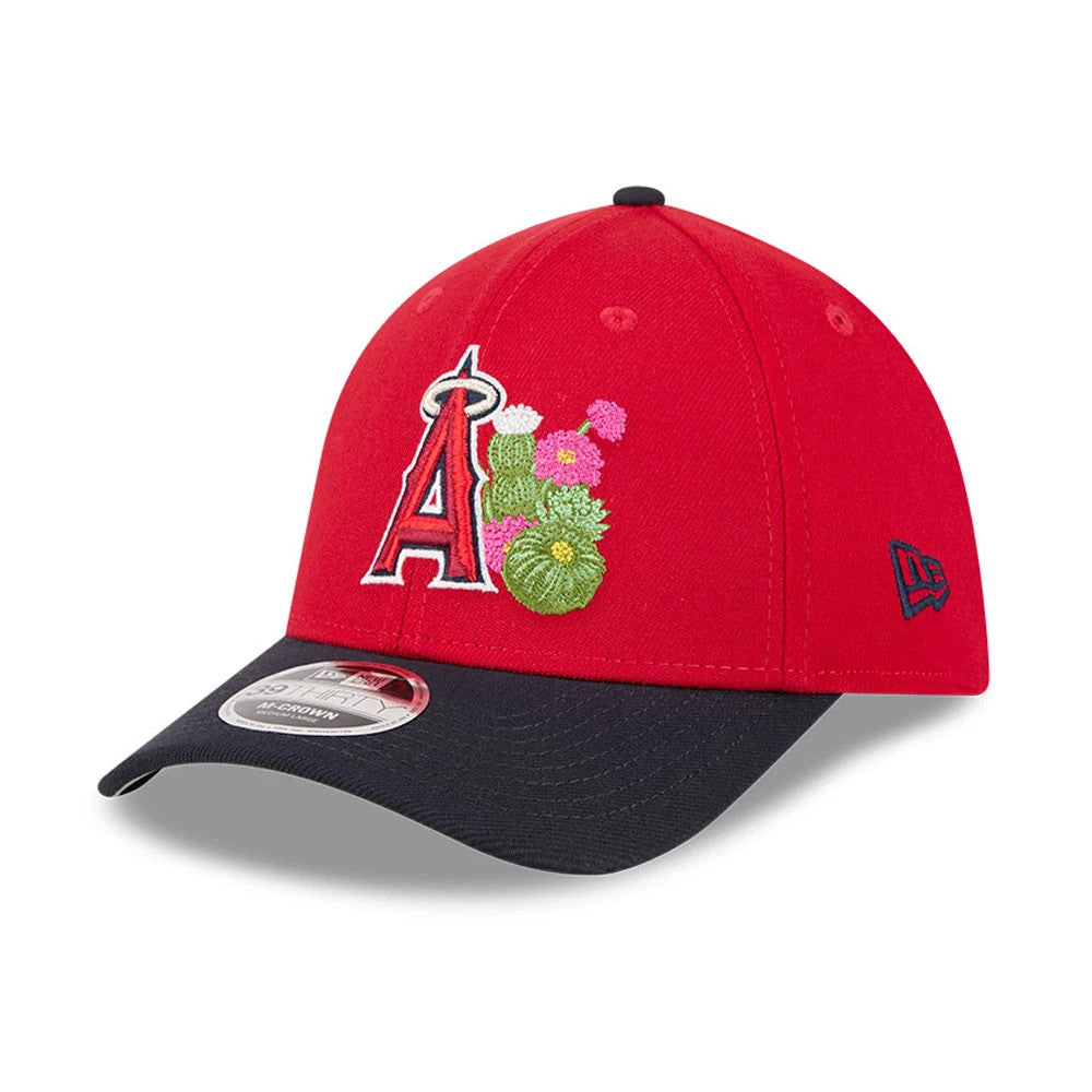 LA Angels MLB Spring Training 2026 Red New Era 39THIRTY M-Crown Stretch Fit Cap, three-quarter view showing the raised red and white A logo with floral embroidery on the front panel, black curved visor with 39THIRTY size sticker.