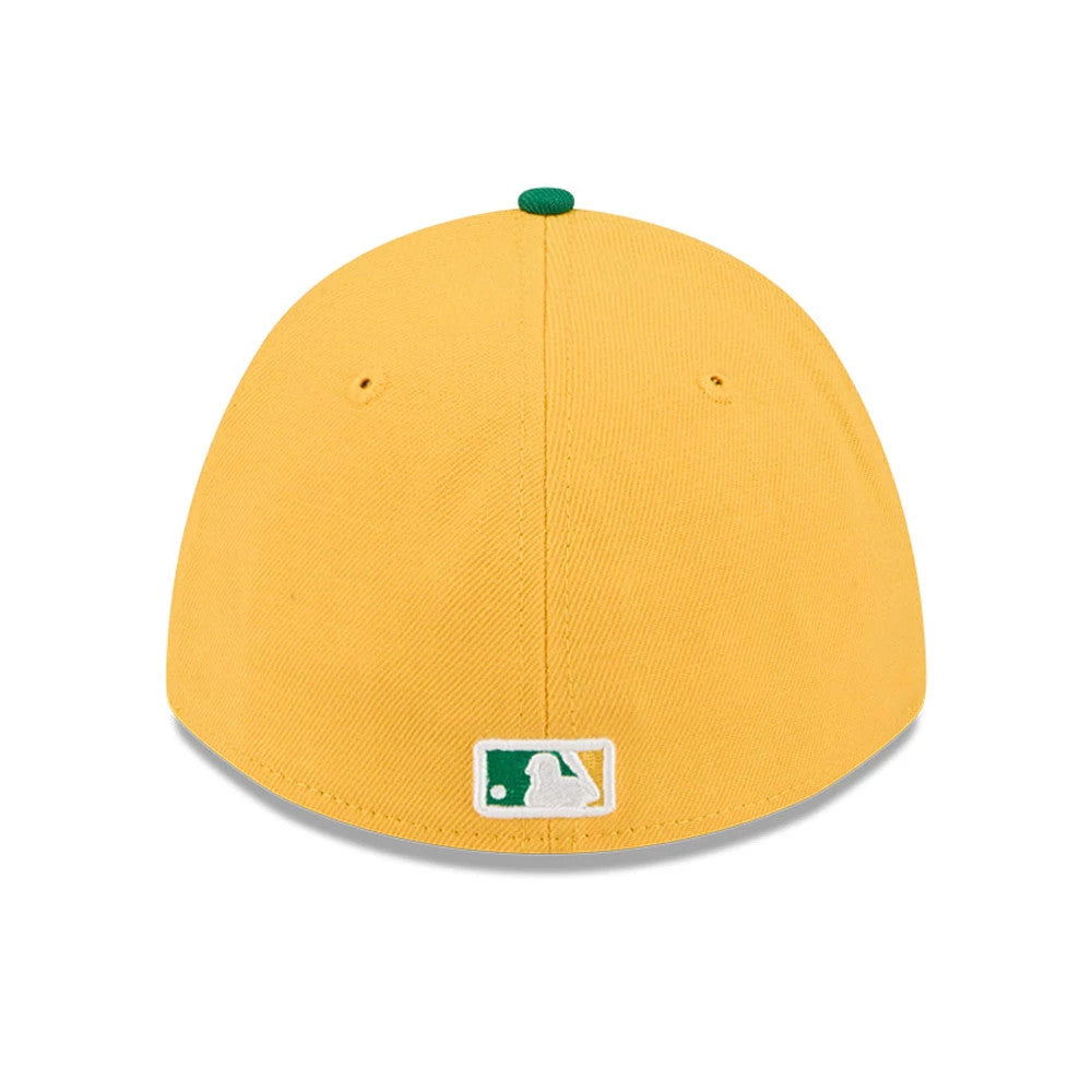 Athletics MLB Spring Training 2026 Yellow New Era 39THIRTY M-Crown Stretch Fit Cap, rear view showing the white embroidered MLB Batterman logo at the centre of the back panels with a green top button.
