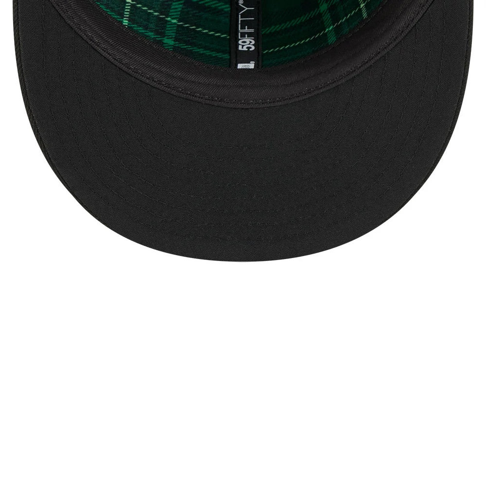 Pictured is this MLB Saint Patrick's Day New York Mets 59FIFTY Fitted cap in black. 7