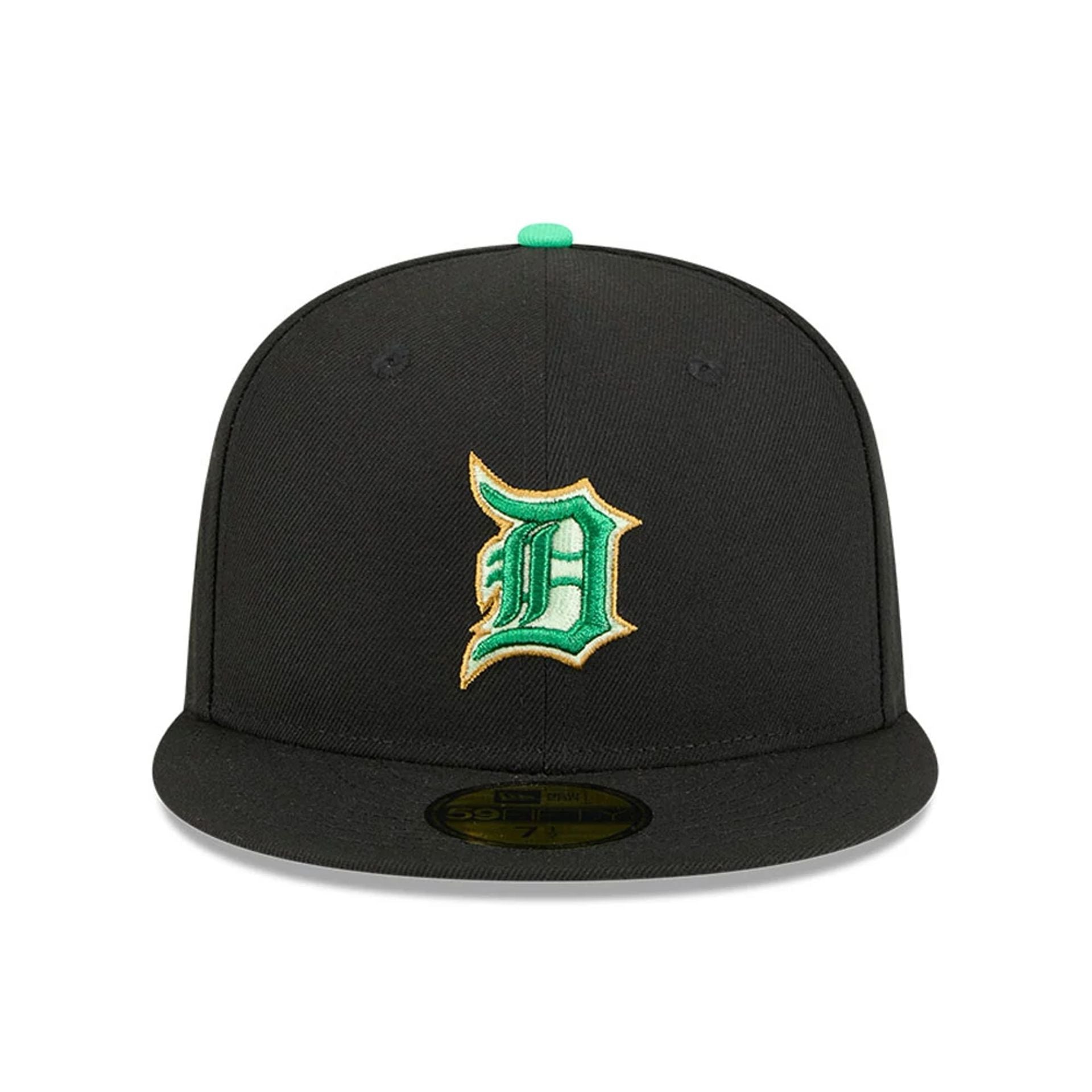 Pictured is this MLB Saint Patrick's Day Detroit Tigers 59FIFTY Fitted cap in black. 2
