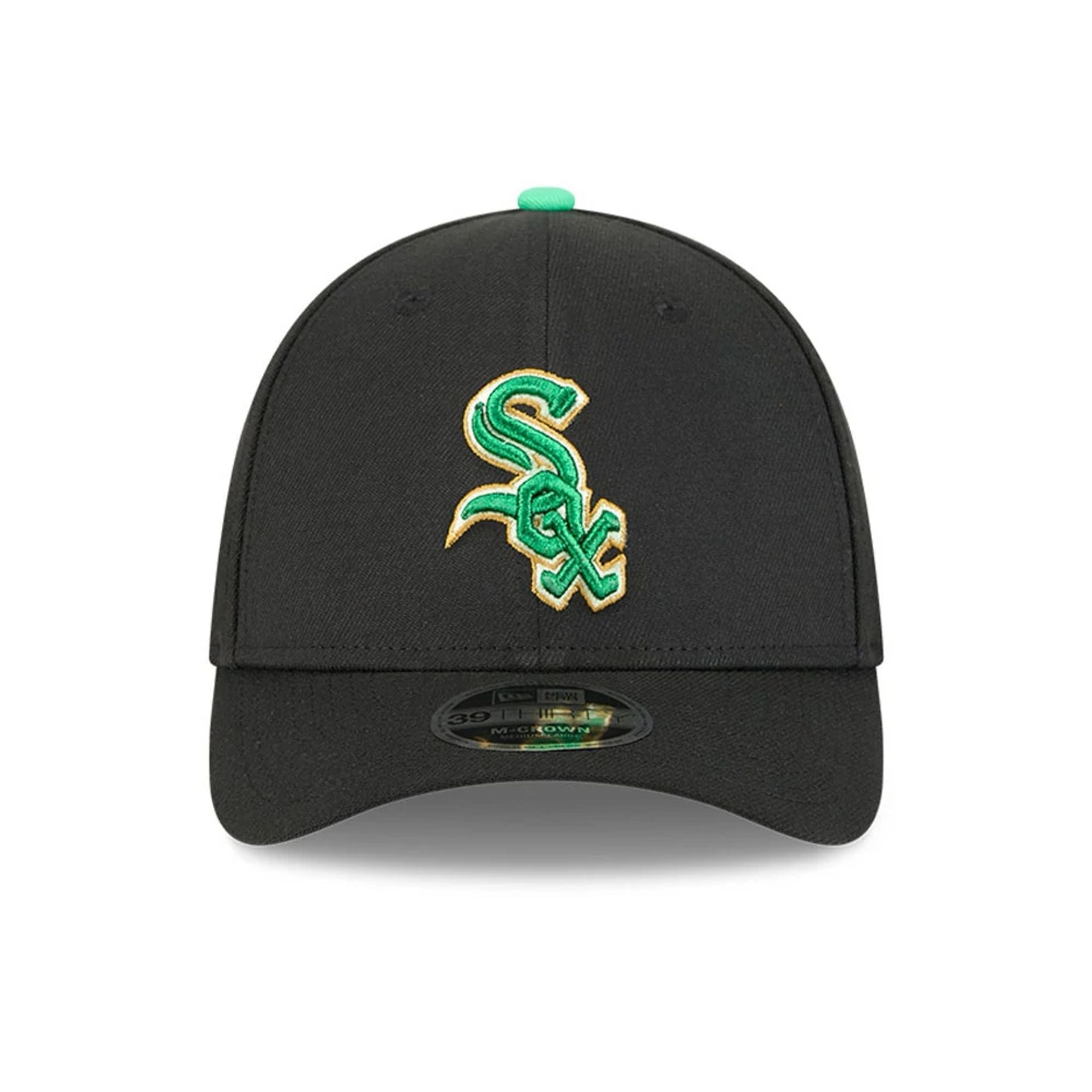 Pictured is this MLB Saint Patrick's Day Chicago White Sox 39THIRTY M-Crown A-Frame Stretch Fit cap in black. 2