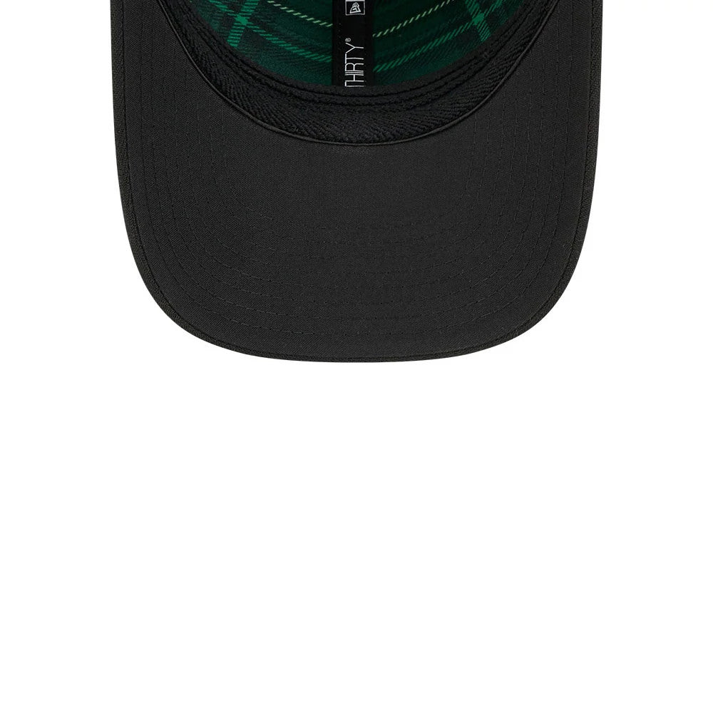 Pictured is this MLB Saint Patrick's Day Chicago White Sox 39THIRTY M-Crown A-Frame Stretch Fit cap in black. 7
