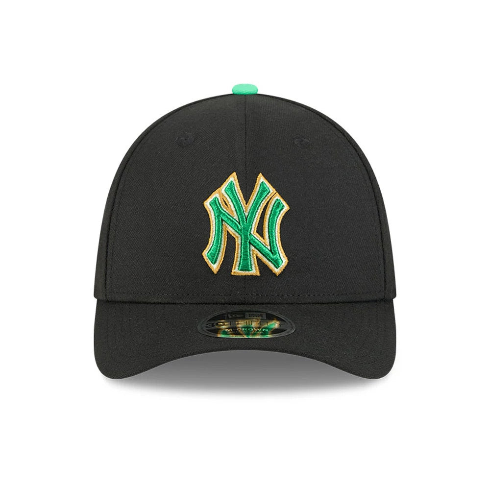 Yankees MLB Saint Patrick's Day Black New Era 39THIRTY M-Crown A-Frame Stretch Fit Cap, front view showing a raised green and gold embroidered NY logo on the black crown, with a curved visor and 39THIRTY size sticker.
