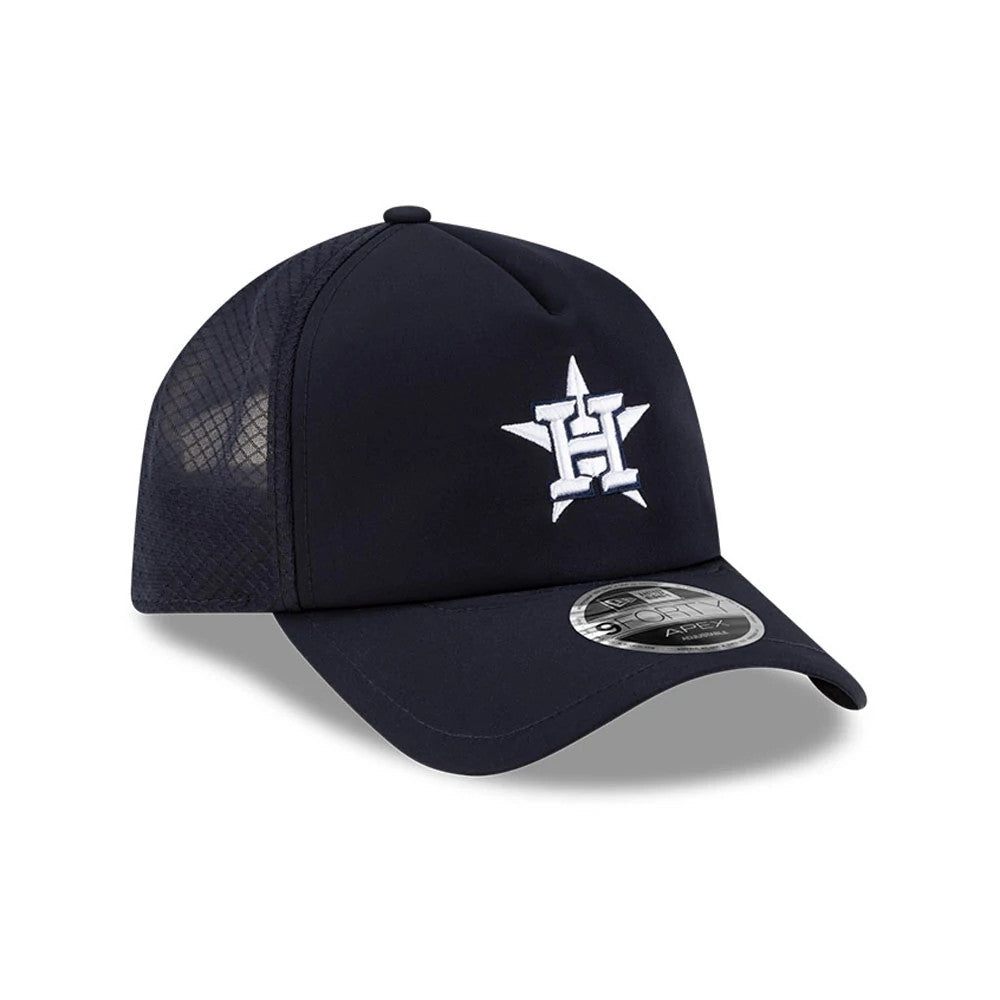 Houston Astros MLB Batting Practice 2026 Navy New Era 9FORTY Apex Adjustable Cap, three-quarter view showing the white embroidered logo on the structured navy crown, a curved visor and the attached 9FORTY size sticker.