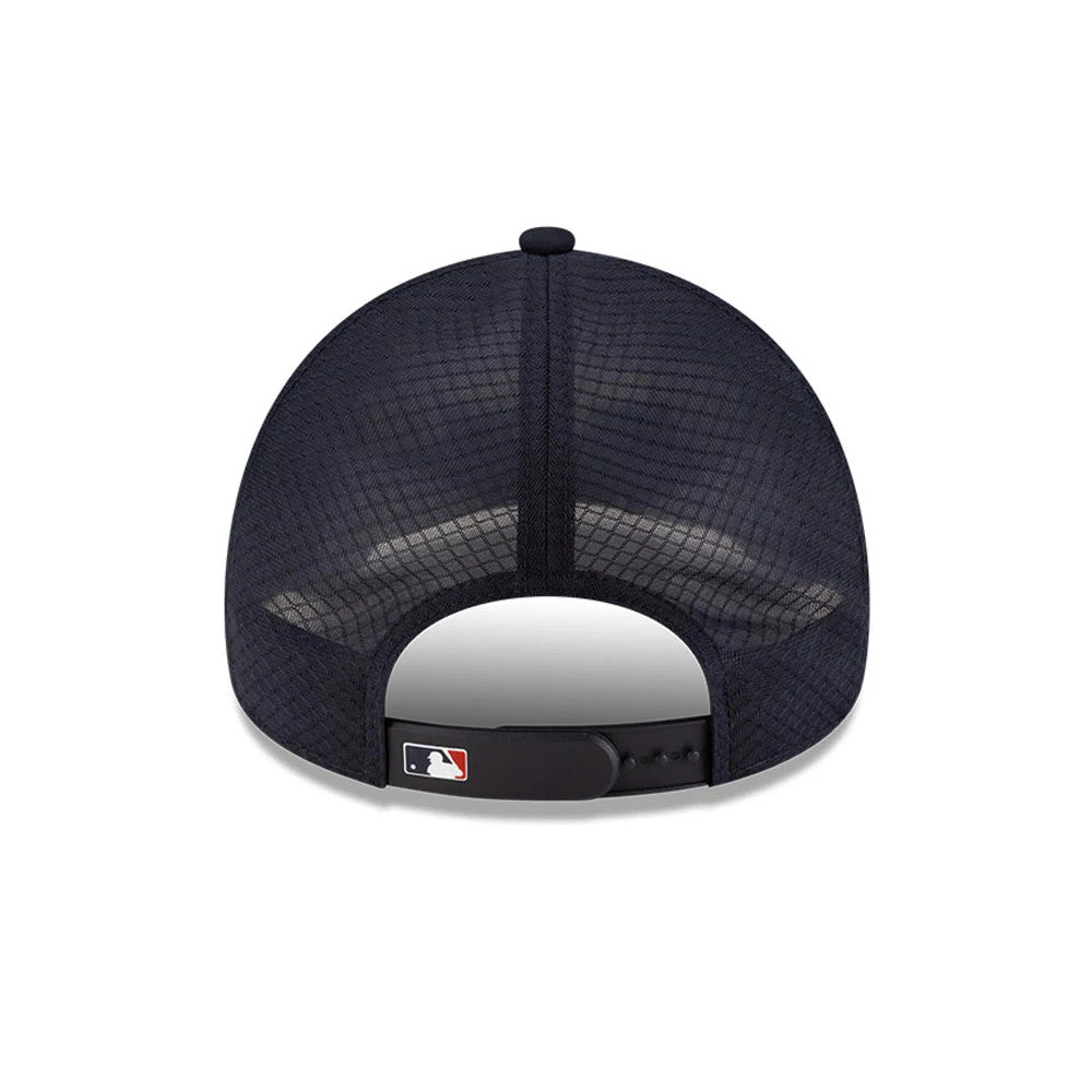 Pictured is this MLB Batting Practice 2026 Atlanta Braves 9FORTY Apex cap in navy. 4