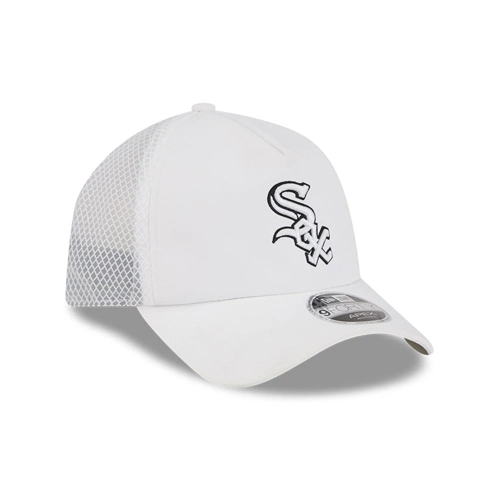Pictured is this MLB Batting Practice 2026 Chicago White Sox 9FORTY Apex cap in white. 3