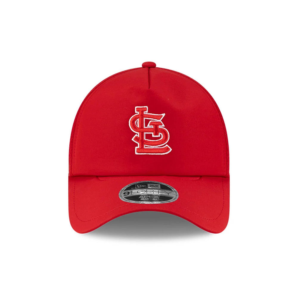 St. Louis Cardinals MLB Batting Practice 2026 Red New Era 9FORTY Apex Adjustable Cap, front view showing white and red raised embroidered team logo on the structured front panel, with a curved visor and black 9FORTY size sticker on top.
