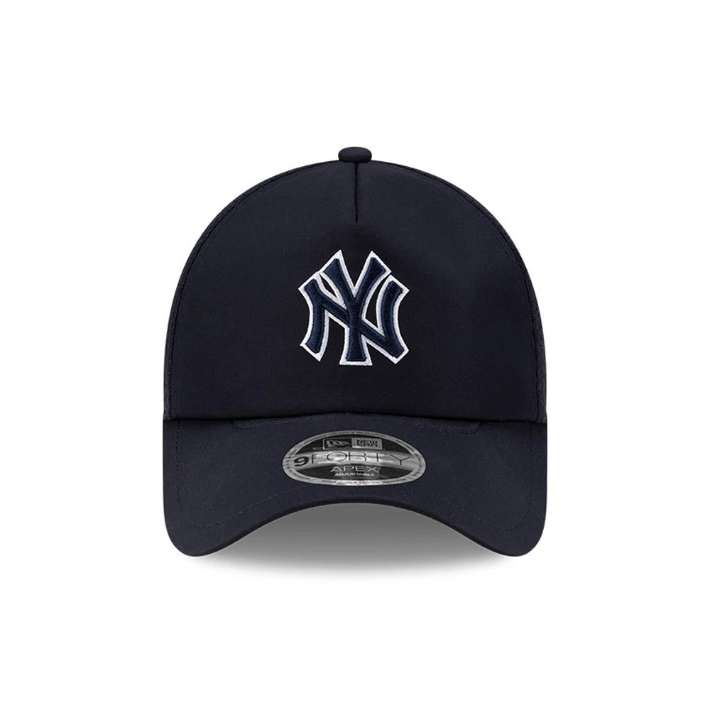New York Yankees MLB Batting Practice 2026 Navy New Era 9FORTY Apex Adjustable Cap, front view showing a white and navy embroidered NY logo on the structured navy crown, with a grey 9FORTY size sticker on the curved visor.