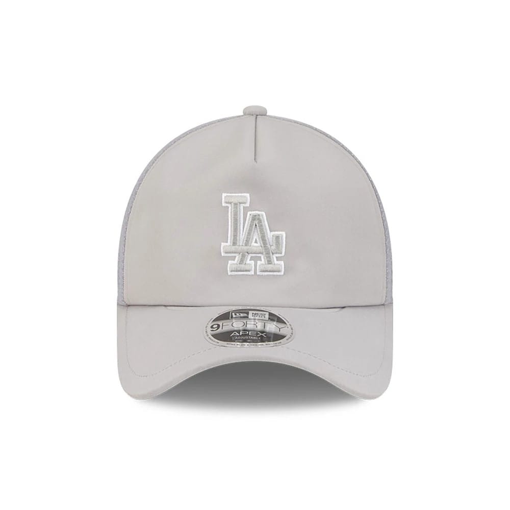 LA Dodgers MLB Batting Practice 2026 Grey New Era 9FORTY Apex Adjustable Cap, front view showing the raised white LA logo embroidery on the structured grey crown, with a curved visor and a 9FORTY size sticker.