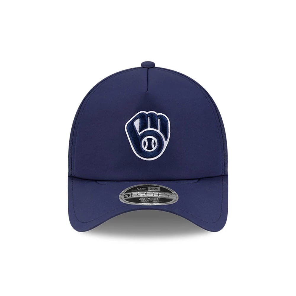 Pictured is this MLB Batting Practice 2026 Milwaukee Brewers 9FORTY Apex cap in navy. 2