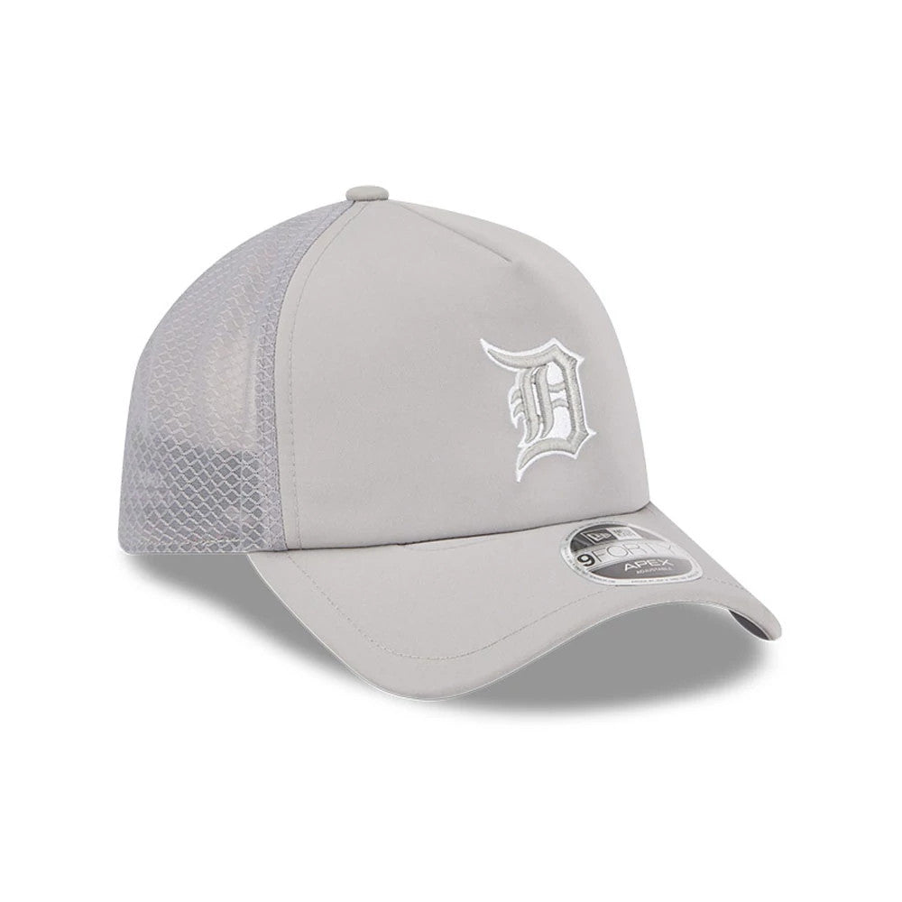 Pictured is this MLB Batting Practice 2026 Detroit Tigers 9FORTY Apex cap in grey. 3