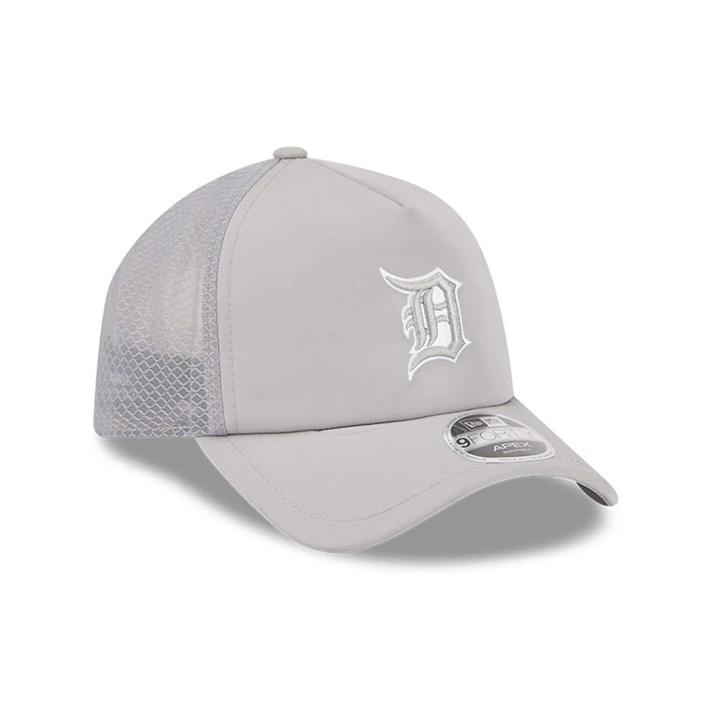 Detroit Tigers MLB Batting Practice 2026 Grey New Era 9FORTY Apex Adjustable Cap, three-quarter view showing the raised white embroidered Detroit Tigers logo on the front panel, grey mesh side panels, and a 9FORTY size sticker on the curved visor.