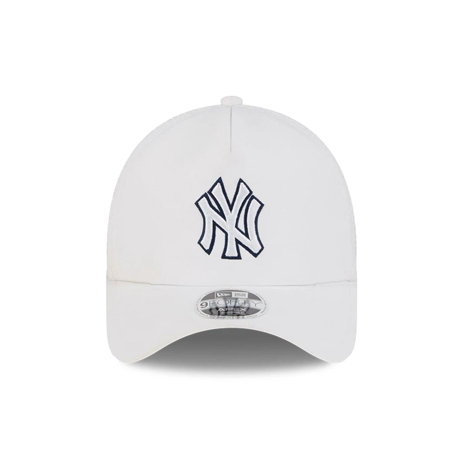 Pictured is this MLB Batting Practice 2026 New York Yankees 9FORTY Apex cap in white. 2