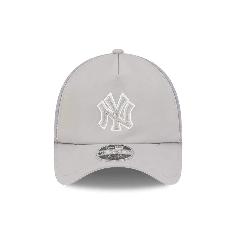 New York Yankees MLB Batting Practice 2026 Grey New Era 9FORTY Apex Adjustable Cap, front view showing the raised white embroidered NY logo on the grey structured crown, with a silver 9FORTY size sticker on the curved visor.