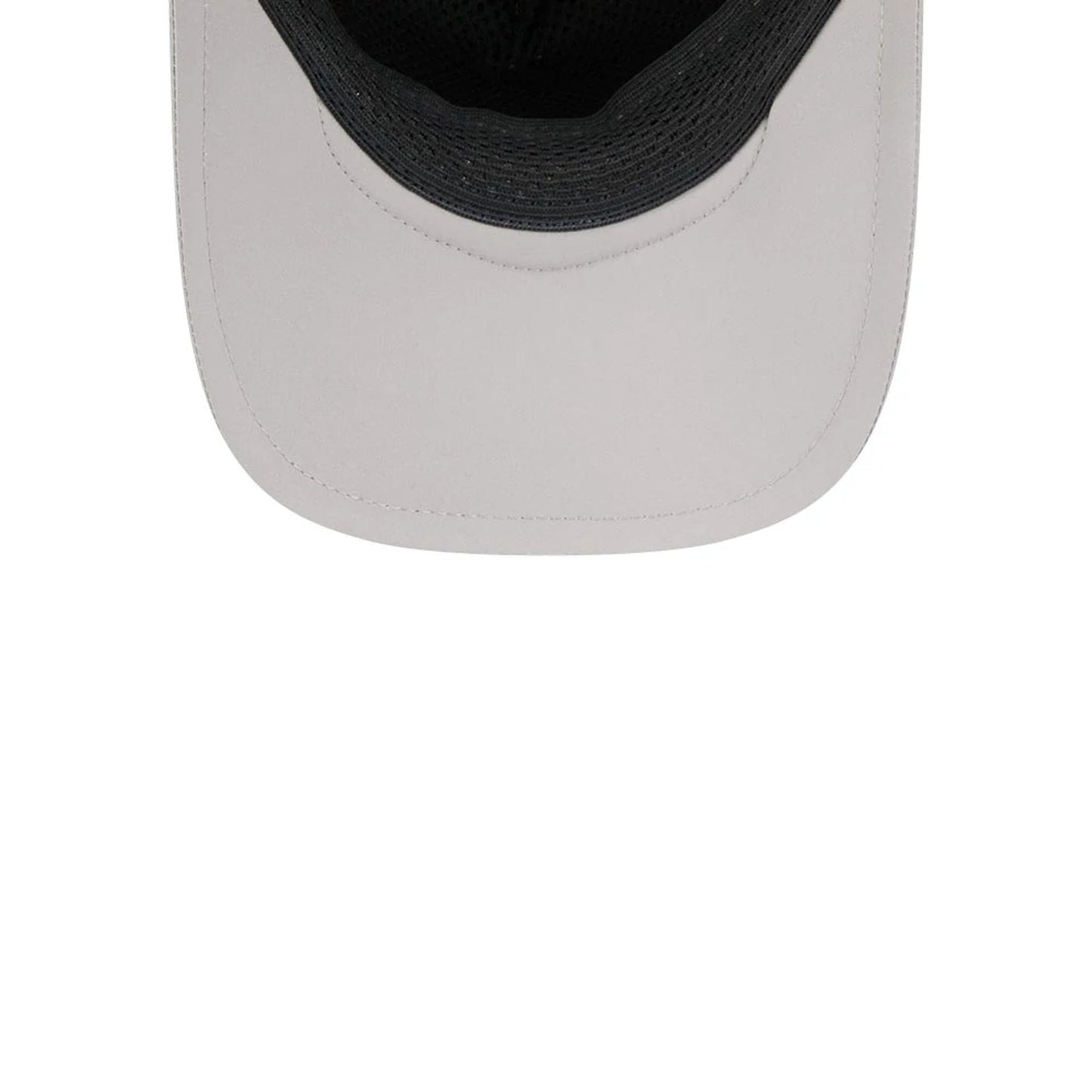 Pictured is this MLB Batting Practice 2026 New York Yankees 9FORTY Apex cap in grey. 7