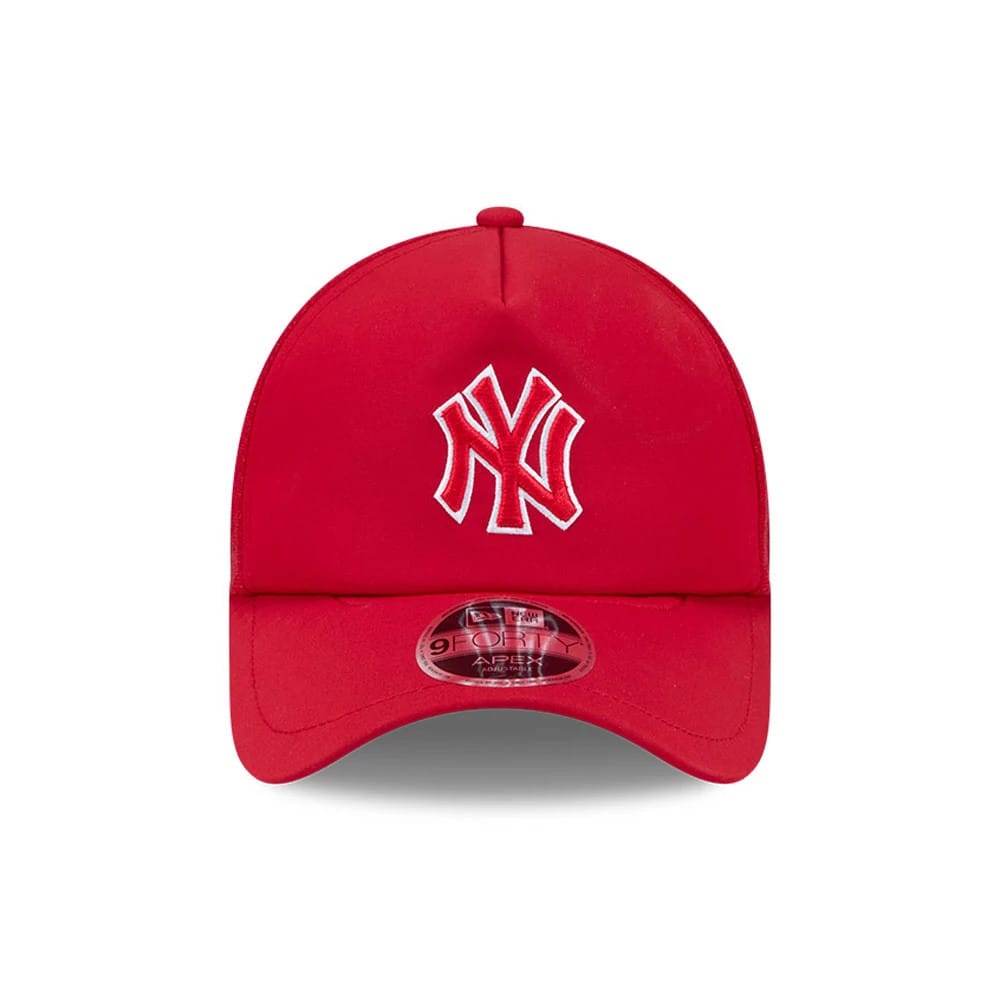 New York Yankees MLB Batting Practice 2026 Red New Era 9FORTY Apex Adjustable Cap, front view showing the white and red embroidered NY logo on the structured red crown, with a 9FORTY size sticker on the matching red curved visor.