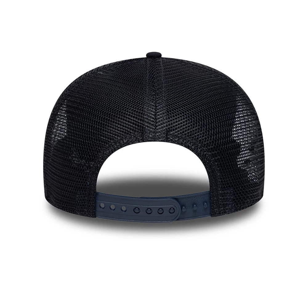 Pictured is this MLB Circles Atlanta Braves 9SEVENTY Stretch Snap cap in navy. 7