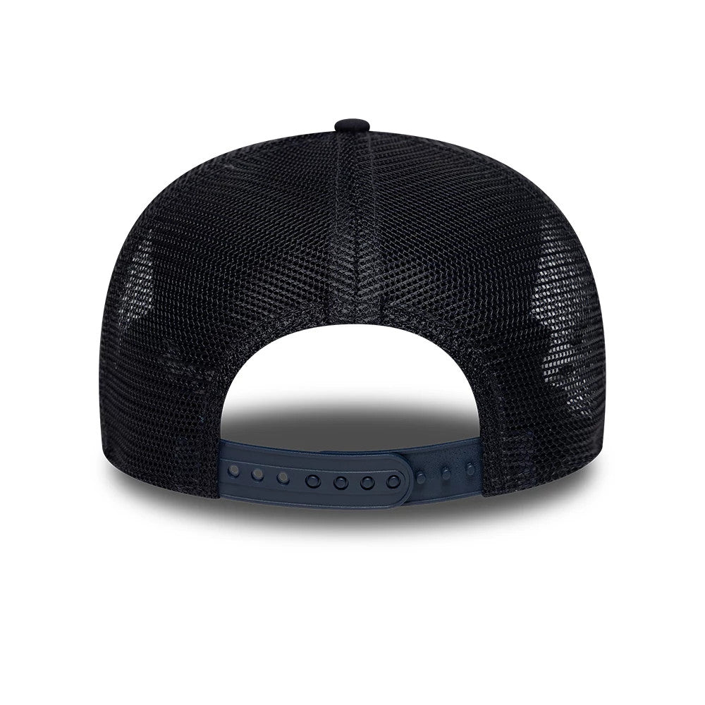 Pictured is this MLB Circles Atlanta Braves 9SEVENTY Stretch Snap cap in navy. 7