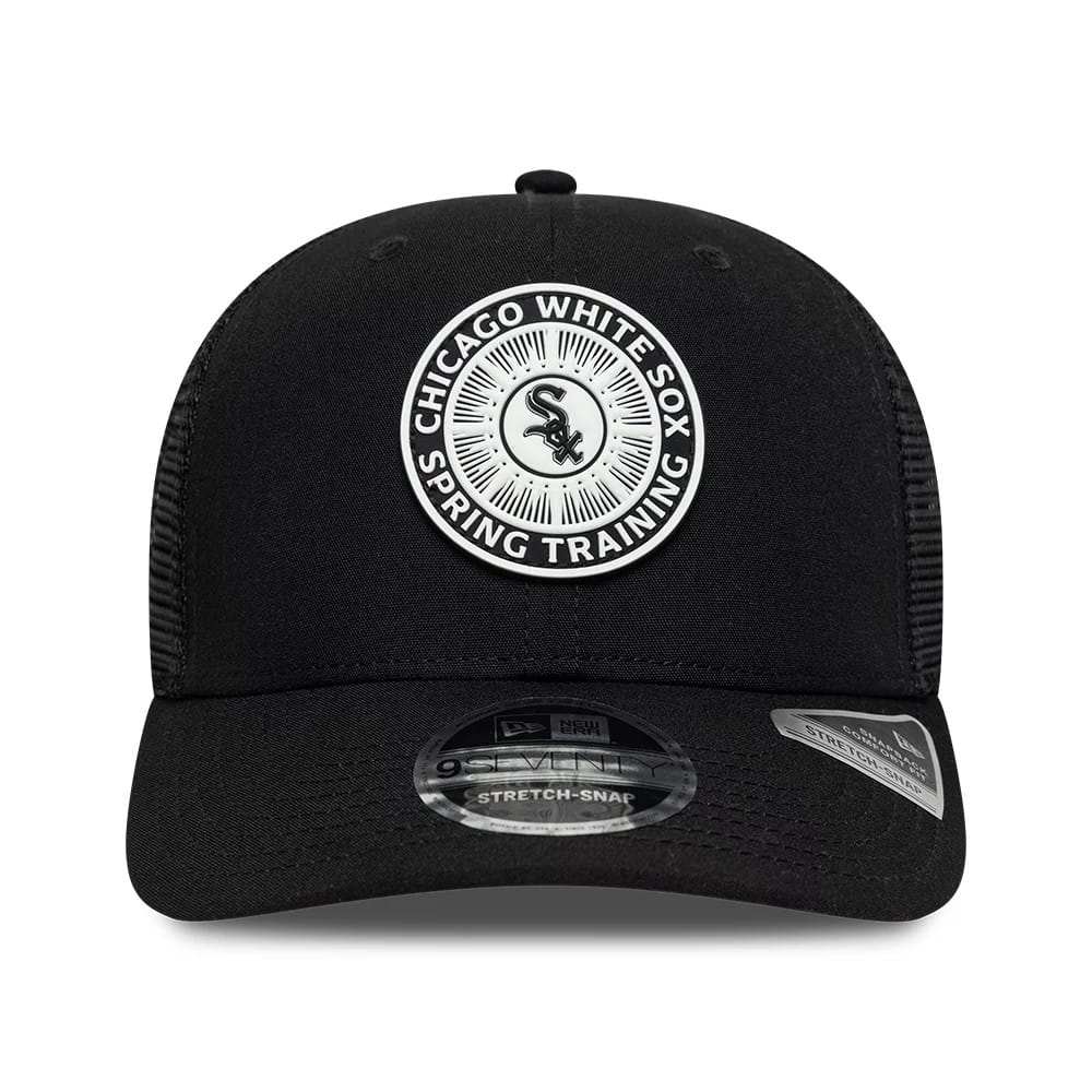 Chicago White Sox MLB Circles Black New Era 9SEVENTY Stretch Snap Adjustable Cap, front view with a white circular embroidered logo on the front panel, displaying a 9SEVENTY size sticker on the black curved visor.