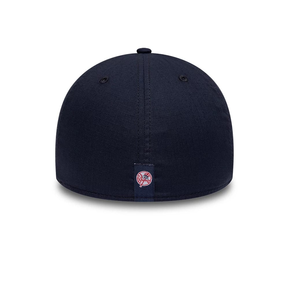 New York Yankees MLB Ripstop Navy New Era 39THIRTY Stretch Fit Cap, rear view showing the red and white embroidered Yankees logo at the centre of the navy ripstop back panels, with eyelets and a matching top button.