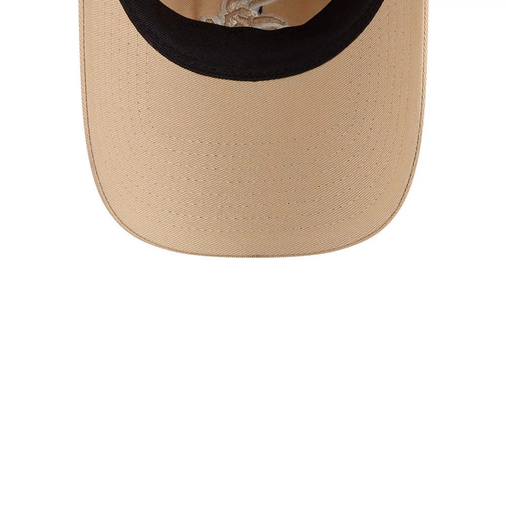 Pictured is this MLB Colours Chicago White Sox 9TWENTY cap in light beige. 7