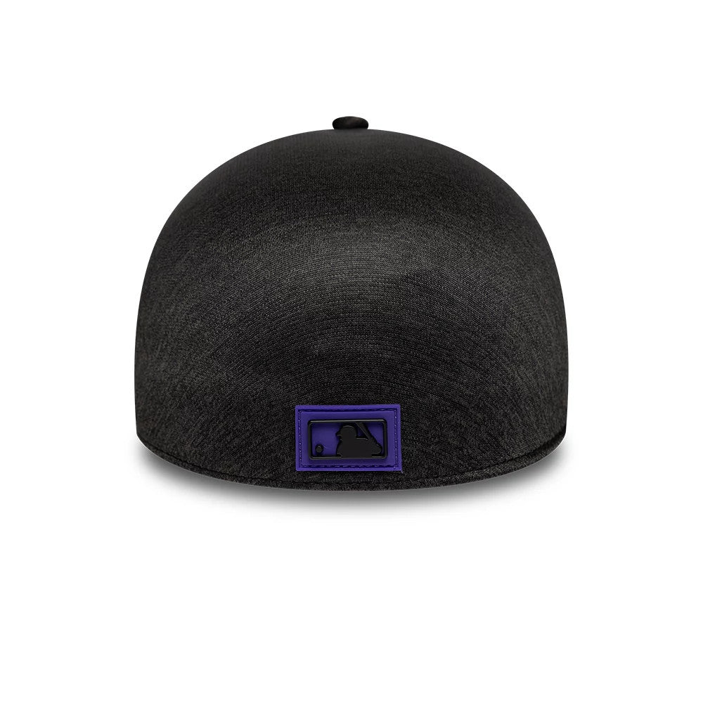 Colorado Rockies MLB Clubhouse Black New Era 39THIRTY Infinity Stretch Fit Cap, rear view showing the black MLB Batterman logo bordered in purple at the centre of the back, with a black crown and matching top button.