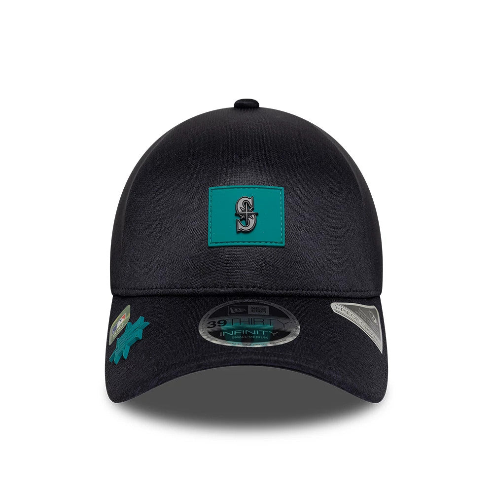 Pictured is this MLB Clubhouse Seattle Mariners 39THIRTY Infinity Stretch Fit cap in navy. 2