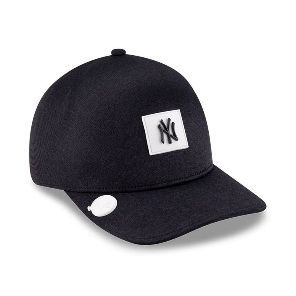 Pictured is this MLB Clubhouse New York Yankees 39THIRTY Infinity Stretch Fit cap in navy. 1