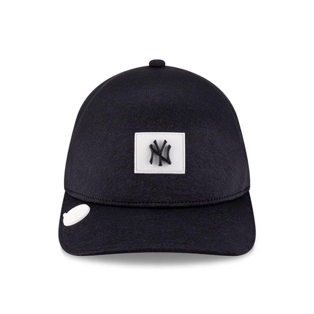 Pictured is this MLB Clubhouse New York Yankees 39THIRTY Infinity Stretch Fit cap in navy. 2