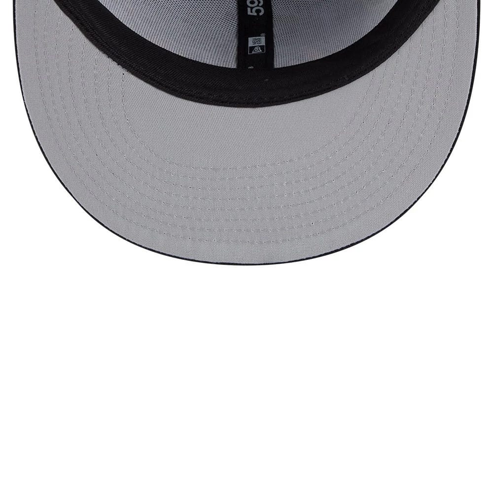 Chicago White Sox MLB Leaves Black New Era 59FIFTY Fitted Cap, inside view highlighting the grey undervisor, black sweatband, and the 59FIFTY label on centre taping, creating a classic contrast with the cap structure.