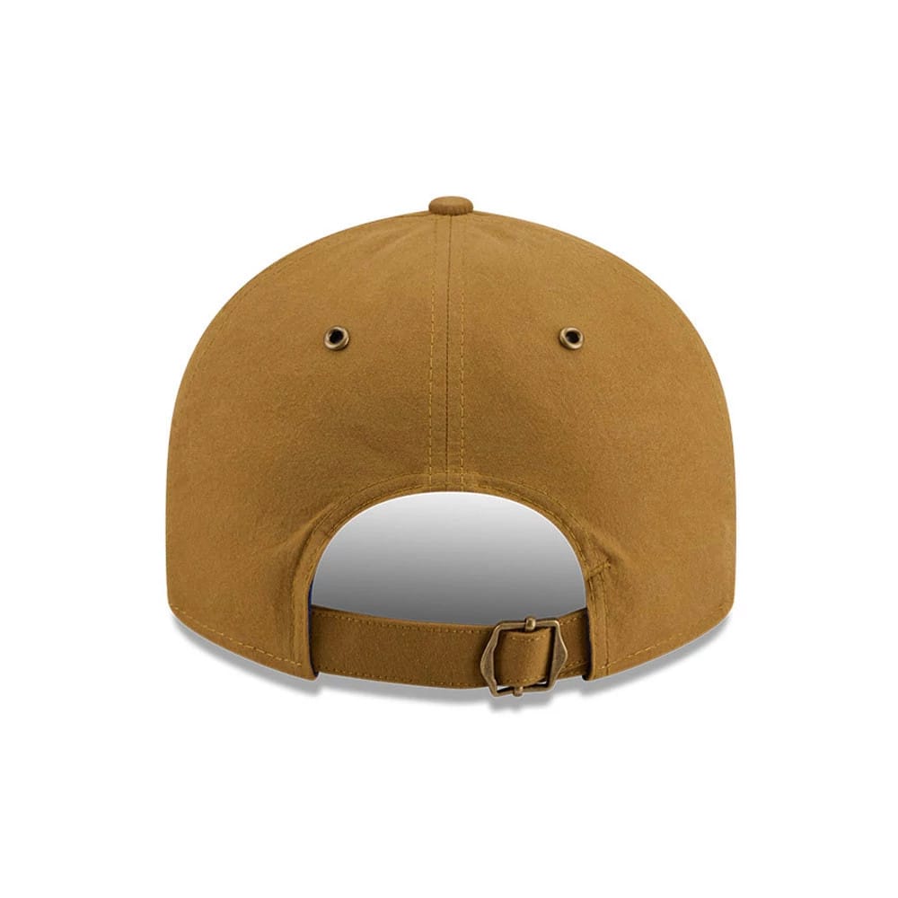 Pictured is this MLB Brushed LA Dodgers Retro Crown 9FIFTY cap in Dark Beige. 7