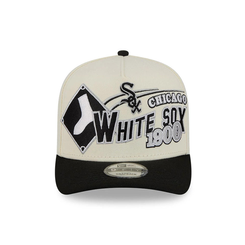 Chicago White Sox MLB Classic White New Era 9FIFTY A-Frame Snapback Adjustable Cap, front view showing an embroidered black and white logo on the structured white crown with a black flat visor and a 9FIFTY size sticker.