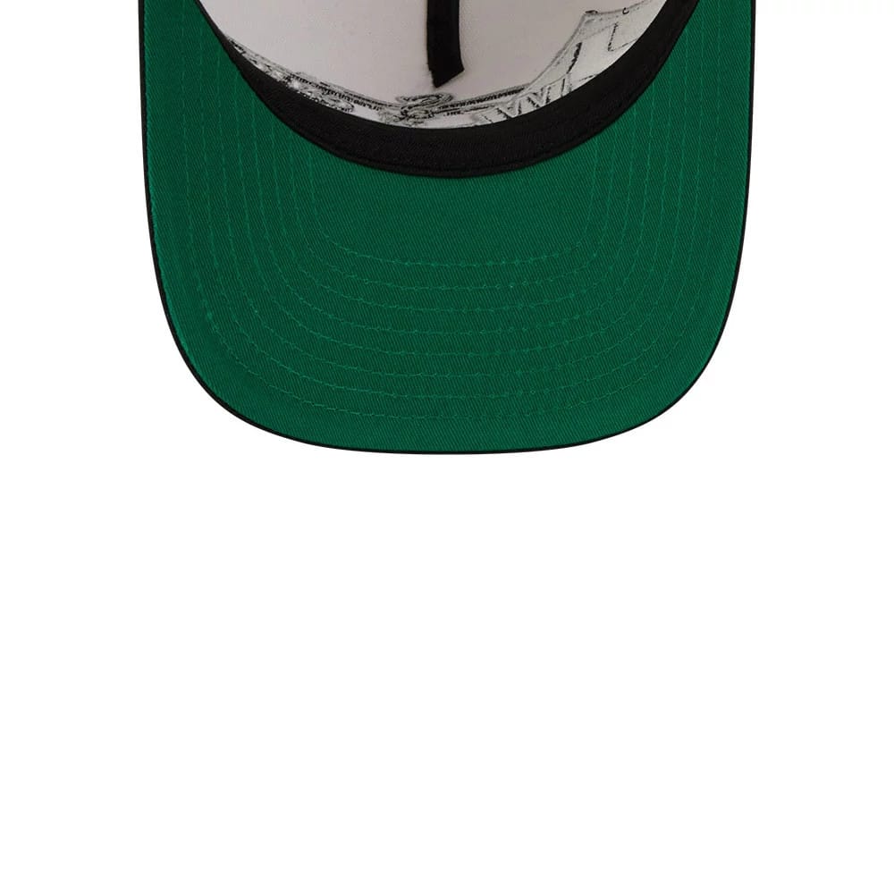 Pictured is this MLB Classic Chicago White Sox 9FIFTY A-Frame Snapback cap in White. 2
