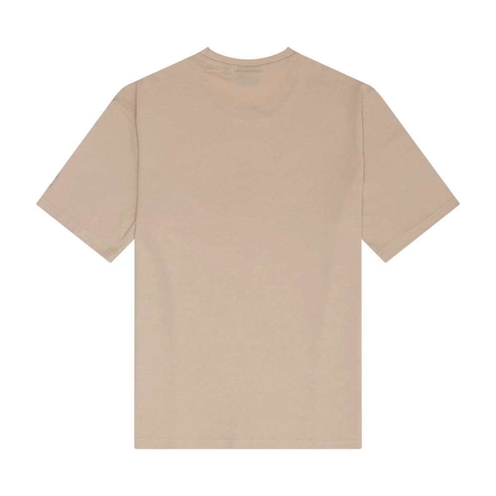 The Male model is wearing LA Lakers NBA Graphic Light Beige T-Shirt 2