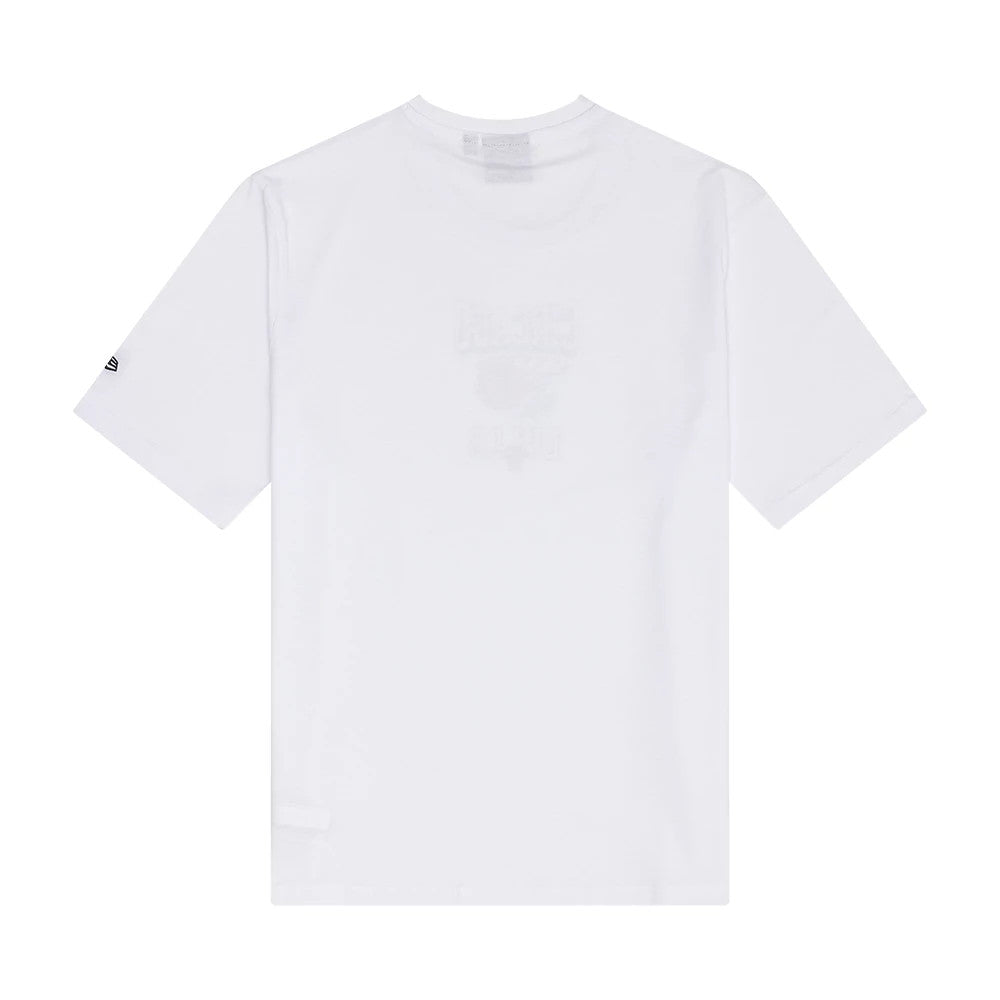 The Male model is wearing Chicago Bulls NBA Graphic White T-Shirt 2