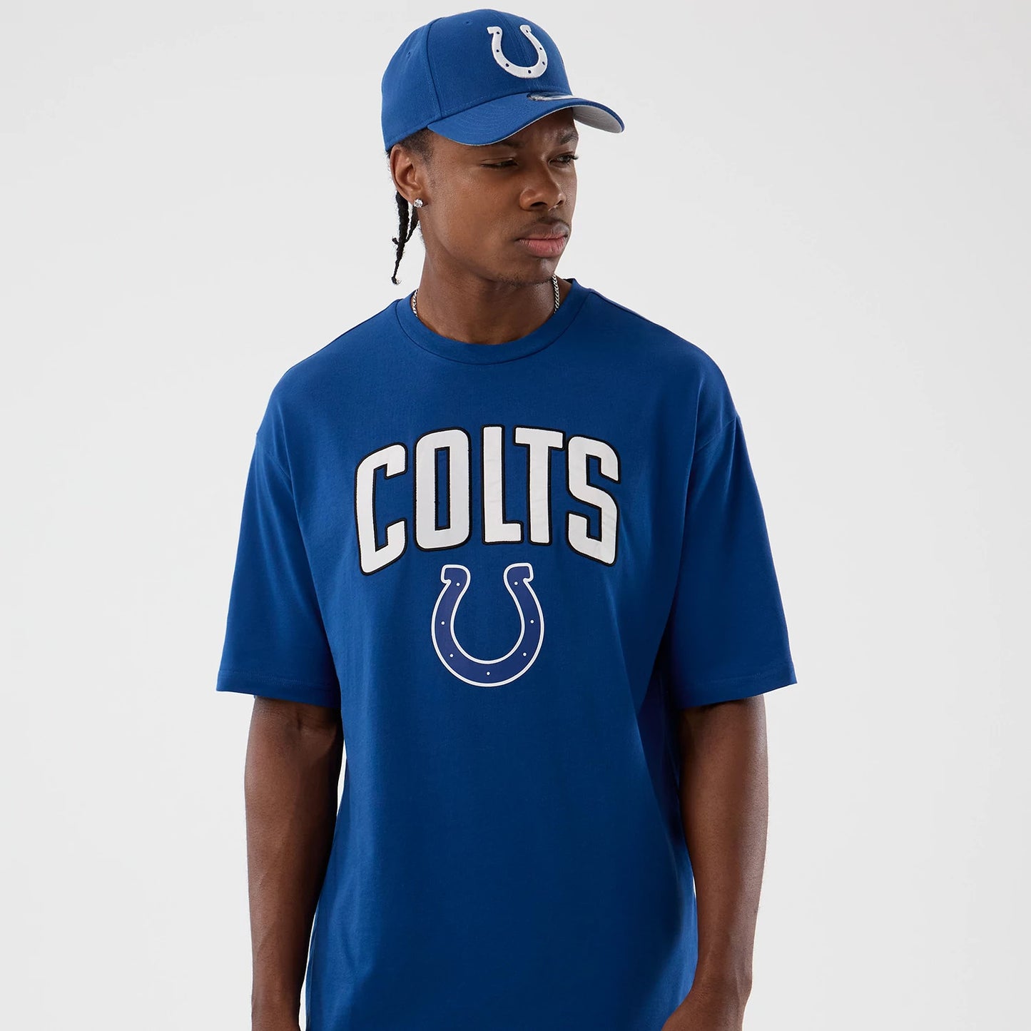 The Male model is wearing Indianapolis Colts NFL International Series Games Berlin Blue Oversized T-Shirt 7