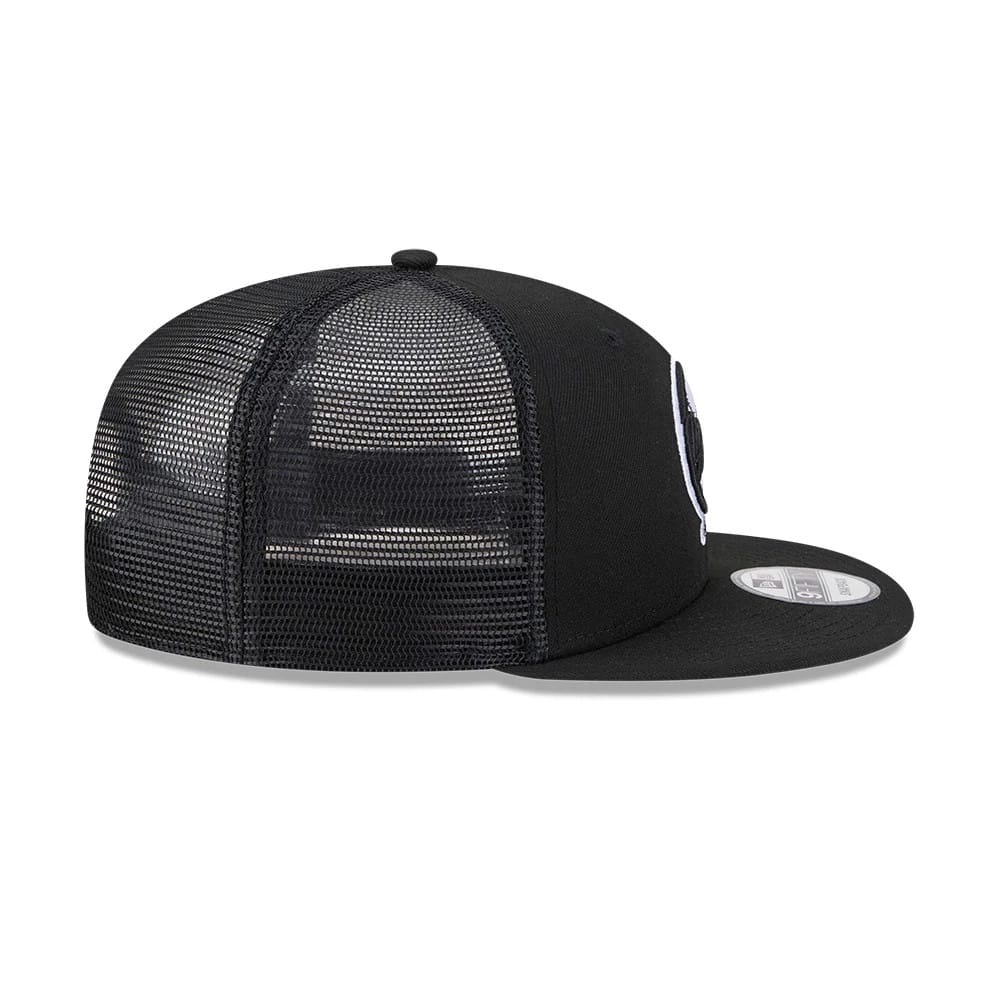 Pictured is this MLB Evergreen New York Yankees 9FIFTY Trucker cap in black. 7