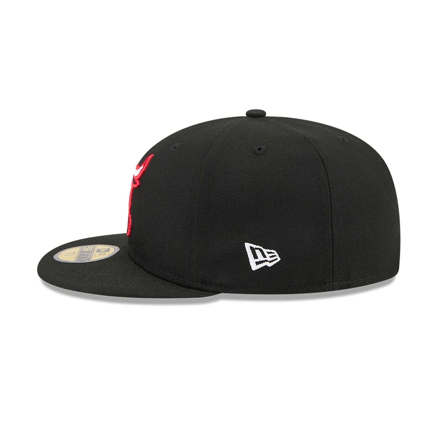 Chicago Bulls NBA Hardwood Classic Black New Era 59FIFTY Fitted Cap, side view showing the red embroidered Bulls logo on the front panel and the white New Era flag logo on the left side of the structured black crown.