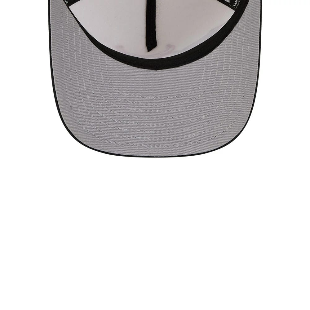 Chicago Bulls NBA Black New Era 9FIFTY A-Frame Snapback Adjustable Cap, inside view showing the grey undervisor, white inner panels with black taping, and embroidered eyelets on the structured crown.