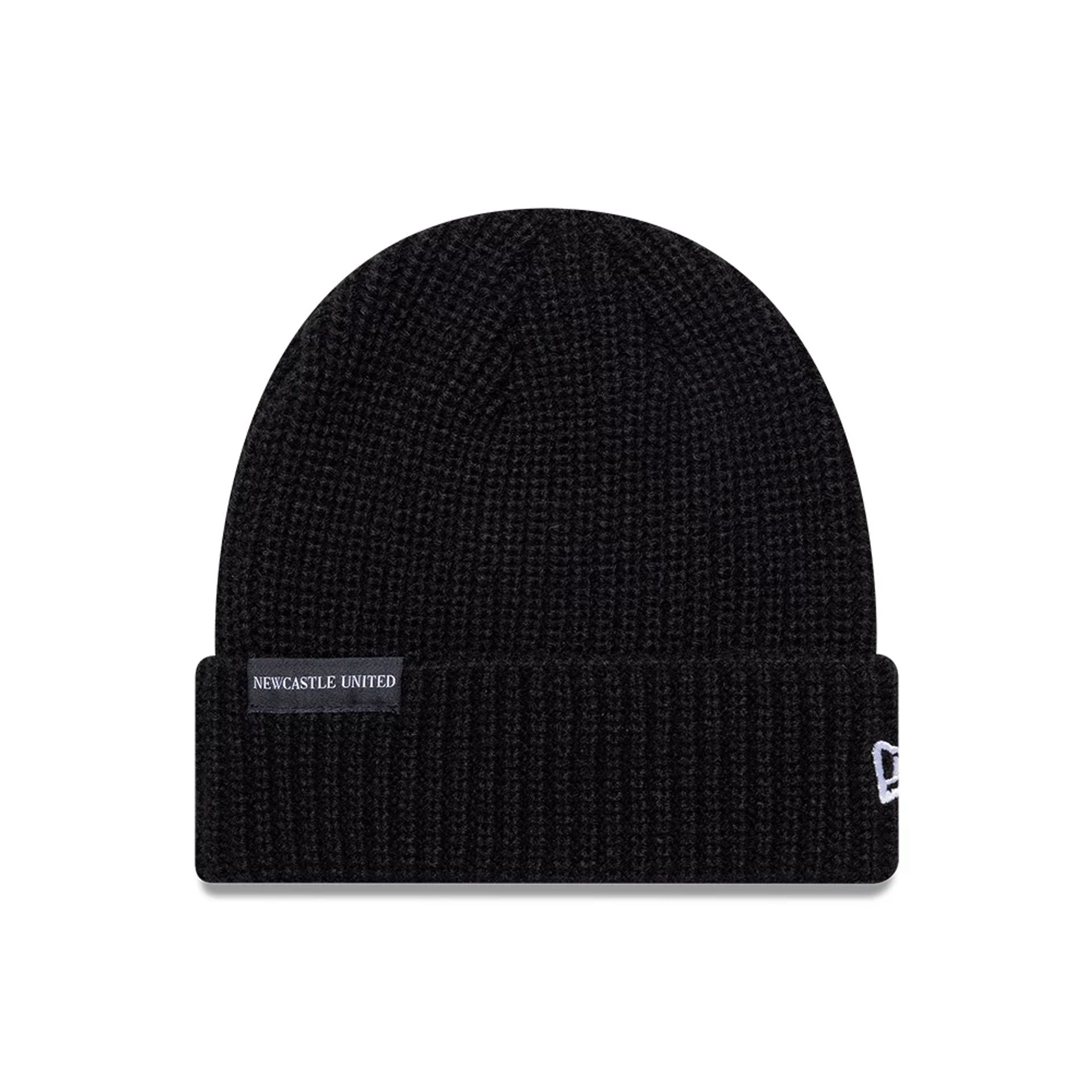 This is a Newcastle United FC Ribbed Black Cuff knit Beanie Hat 1