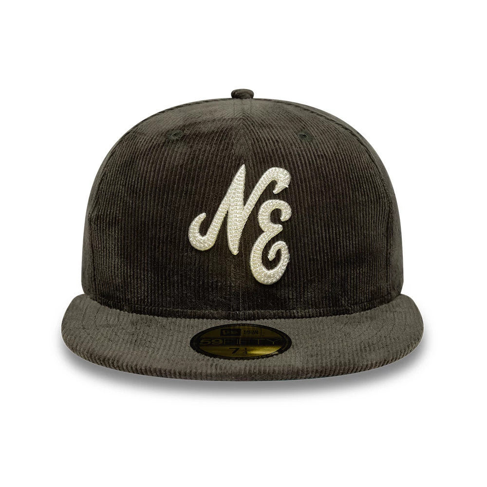 New Era Cord Dark Green 59FIFTY Fitted Cap, front view with white raised embroidered NE logo on the crown, featuring a dark green corduroy finish and a gold 59FIFTY size sticker on the flat visor.