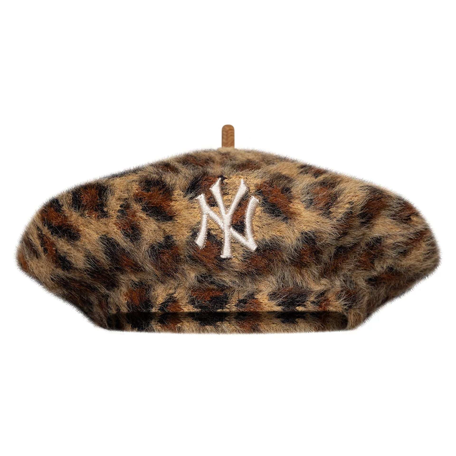 This is a New York Yankees Womens MLB Fuzzy Leopard Light Beige Beret 2