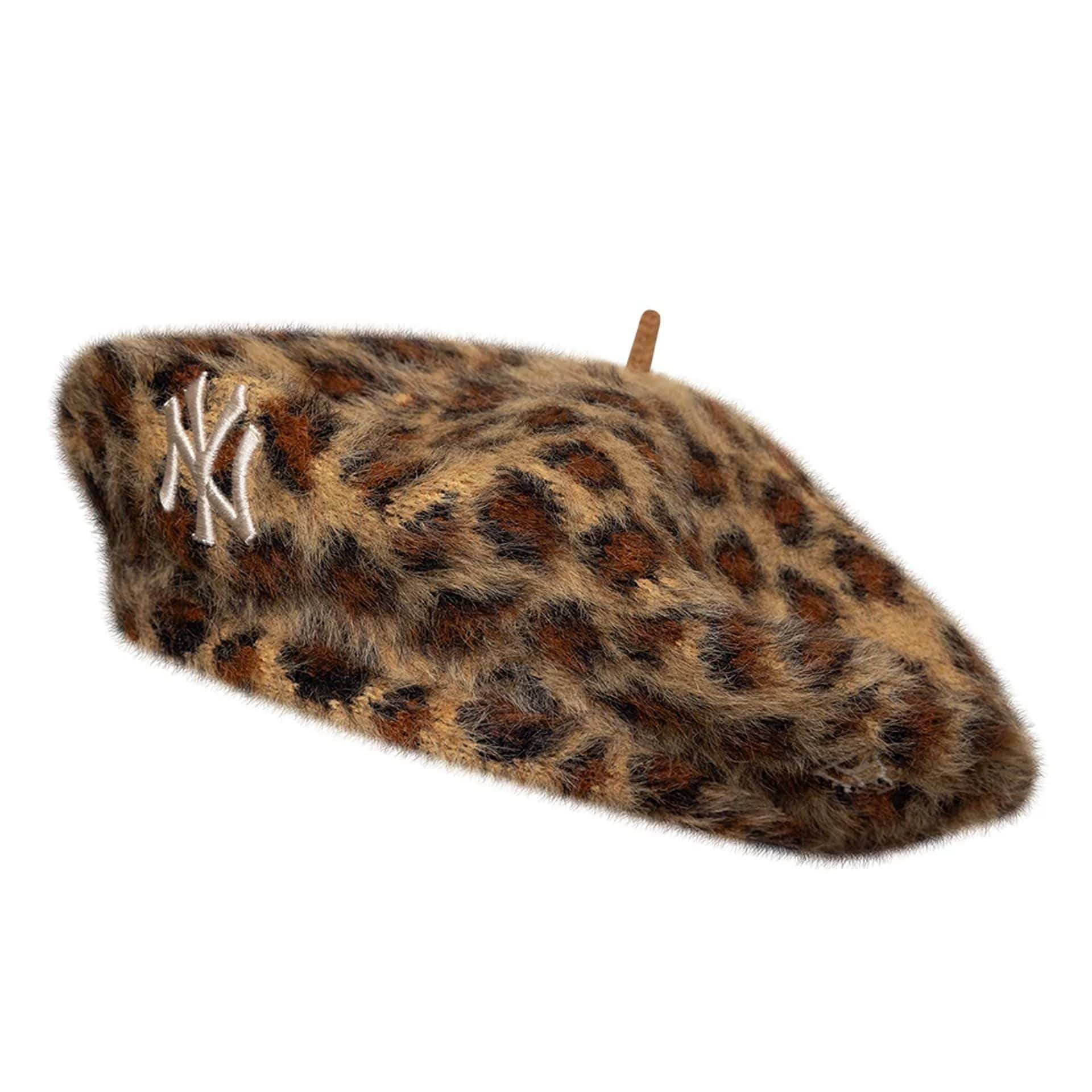This is a New York Yankees Womens MLB Fuzzy Leopard Light Beige Beret 1
