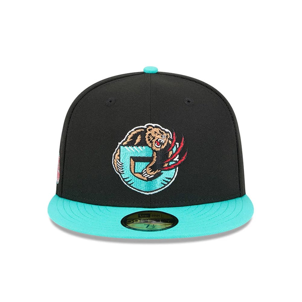 Memphis Grizzlies NBA Classic Black New Era 59FIFTY Fitted Cap, front view with a detailed embroidered grizzly bear logo on the front panel, aqua blue flat visor and gold 59FIFTY size sticker.