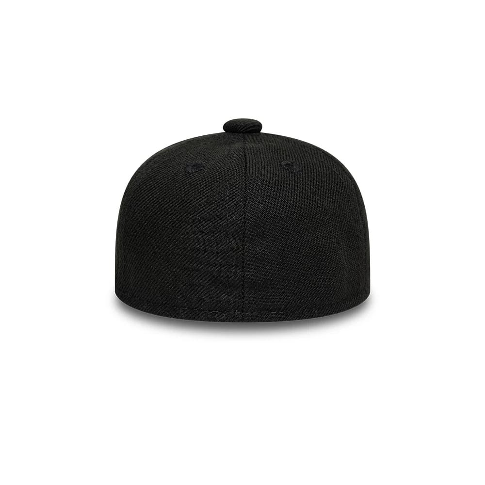 Pictured is this New Era Flag Logo Mini 59FIFTY Fitted cap in black. 4