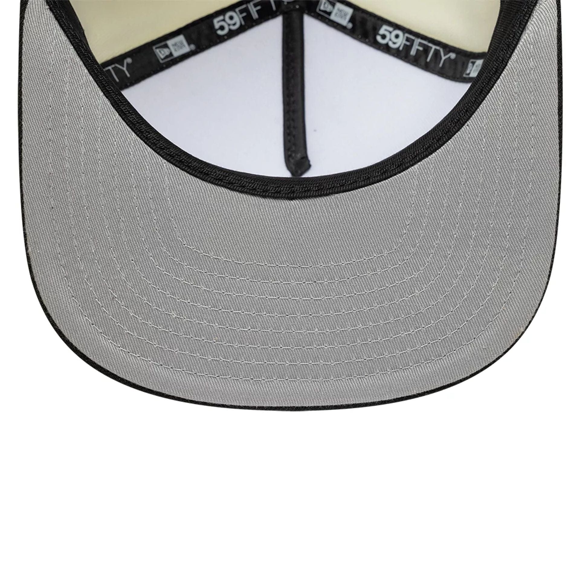 Pictured is this City Scene Teenage Mutant Ninja Turtles 59FIFTY A-Frame Fitted cap in white. 2